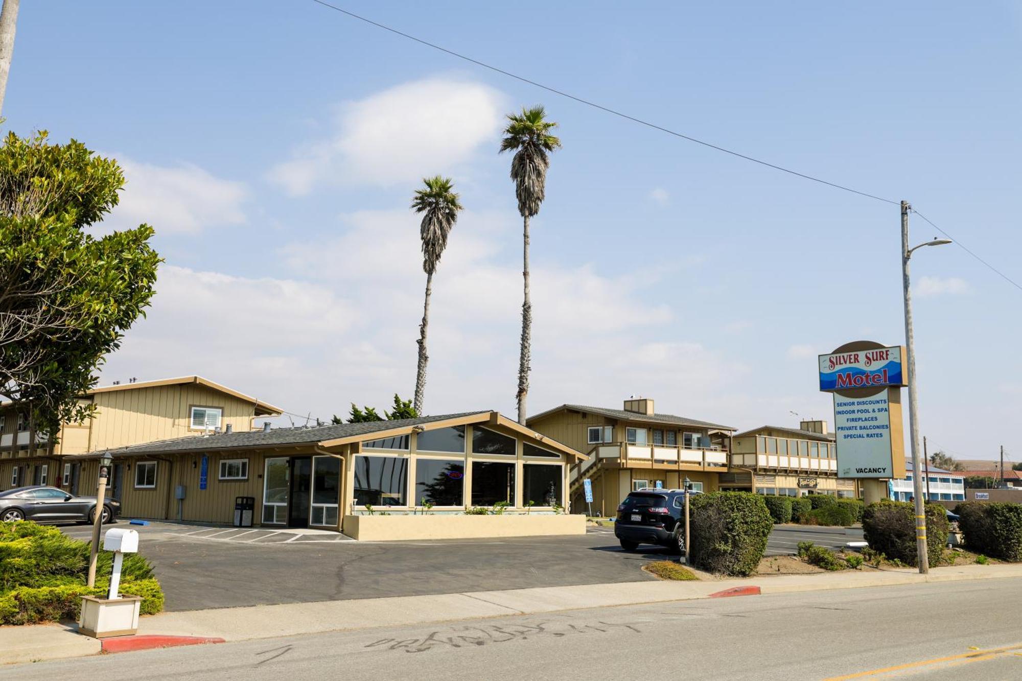 Silver Surf Motel San Simeon Exterior foto